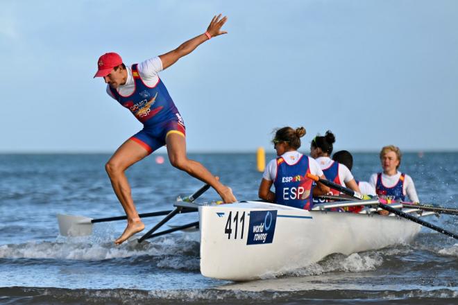 Los componentes del cuatro scull mixto.