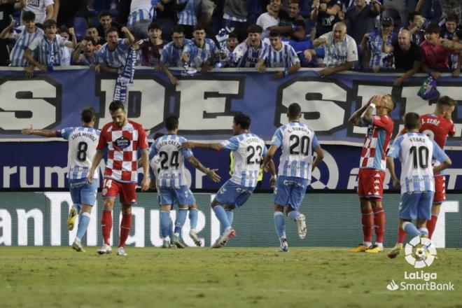 Los jugadores del Málaga celebran el gol de Rubén Castro al Lugo (Foto: LaLiga).