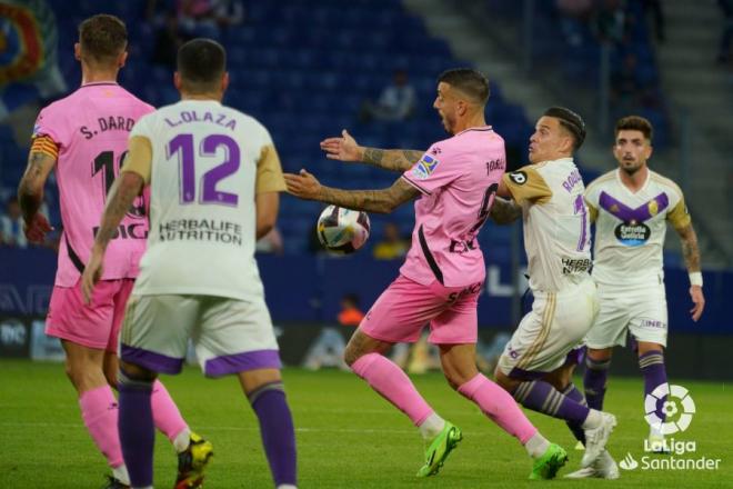 Joselu y Darder, en una jugada contra el Real Valladolid (Foto: LaLiga))