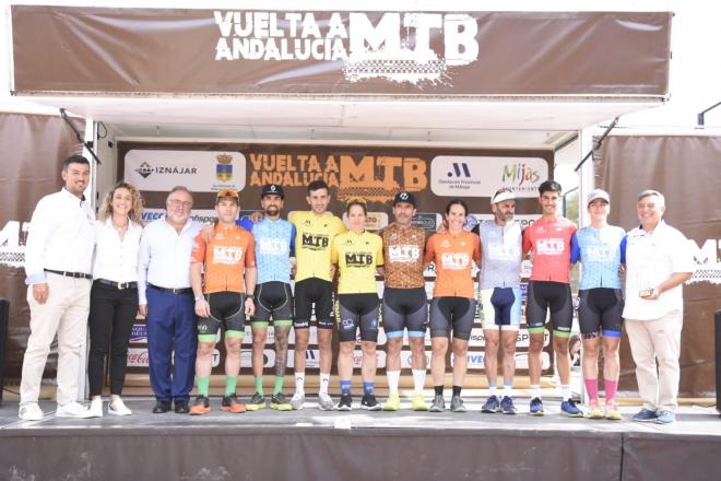 Víctor Fernández y Rocío Martín, vencedores de la octava edición de la Vuelta a Andalucía MTB