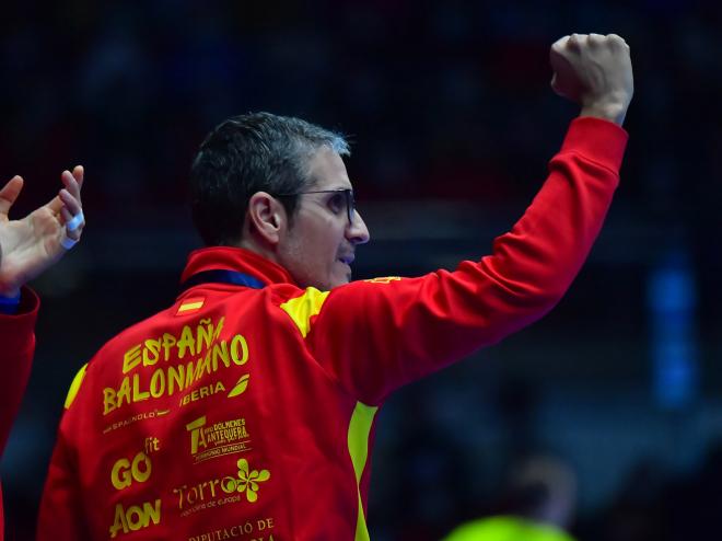 José Ignacio Prades, seleccionador de las Guerreras de balonmano (Foto: RFEB).