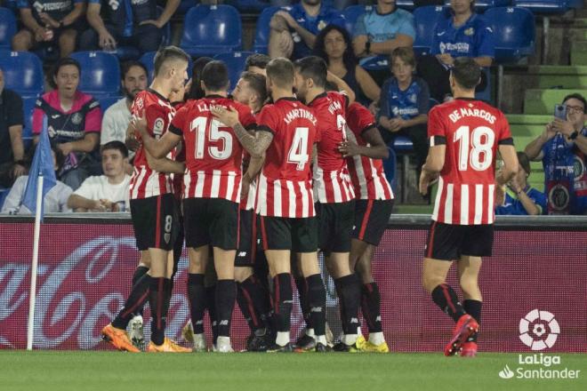 El equipo del Athletic Club celebra el gol ante el Getafe en el Coliseum (Foto: LaLiga).
