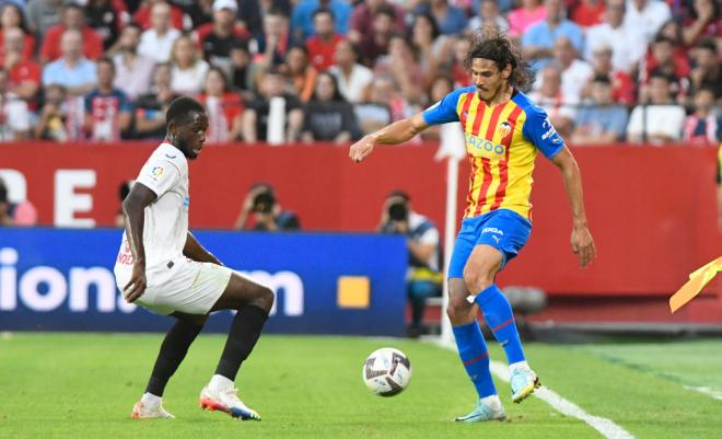 Cavani anotó su primer gol en el Sevilla-Valencia (Foto: Kiko Hurtado).