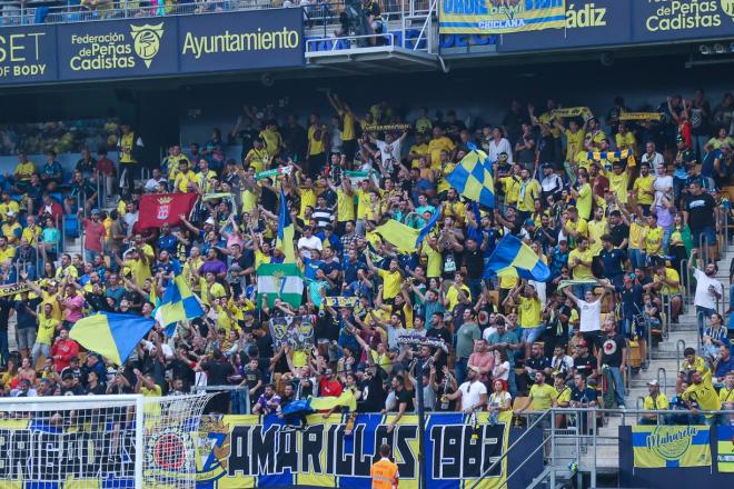 Afición amarilla en el estadio. (Foto: Cristo García)