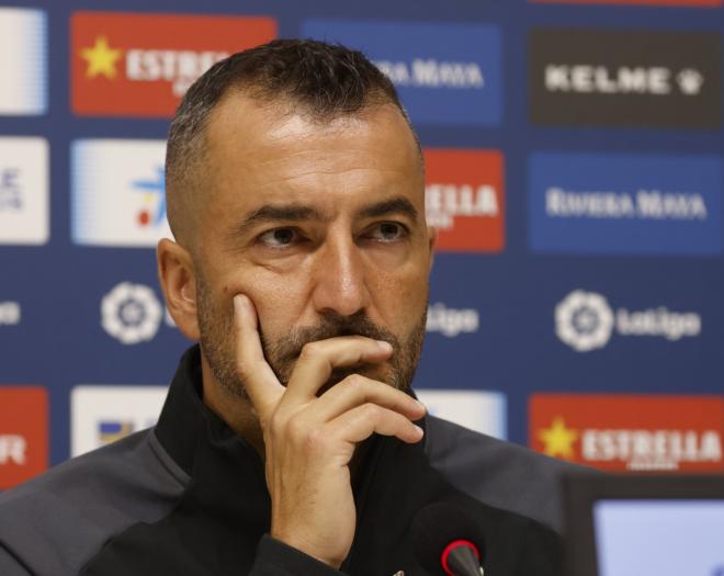 Diego Martínez, en sala de prensa (Foto: RCDE).