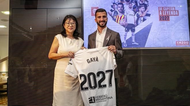 Gayà renueva hasta el 2027 con el Valencia.