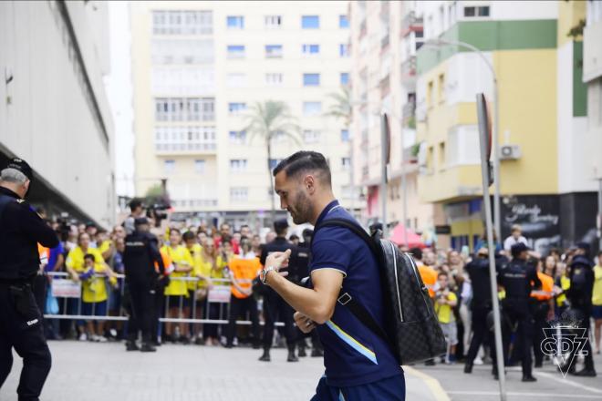 Lucas Pérez, llegando al estadio (Foto: Cádiz CF).