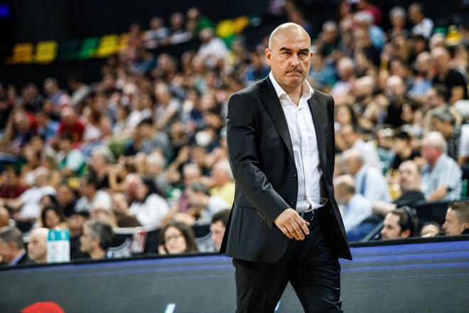 El técnico del Surne Bilbao Basket, Jaume Ponsarnau, en un partido de los MIB en el Bilbao Arena de Miribilla.