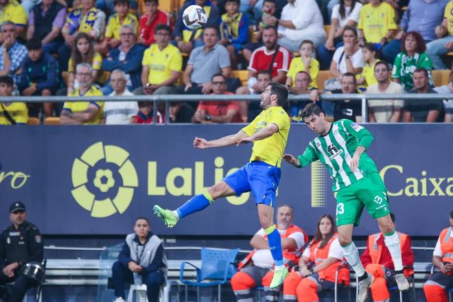 Zaldua, durante el partido ante el Betis en el Nuevo Mirandilla. (Foto: Cristo García)