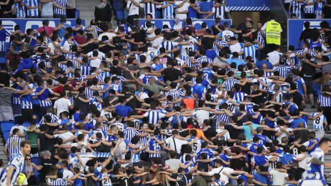 Afición de la Real Sociedad en el Reale Arena (Foto: Twitter Real Sociedad)