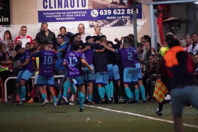 El Dinamo de San Juan celebra su gol en Autol en la Copa del Rey 2022.