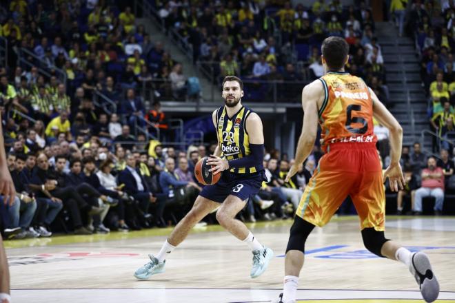 El Valencia Basket roza el doblete en Estambul pero se queda con la miel en los labios (79-77)