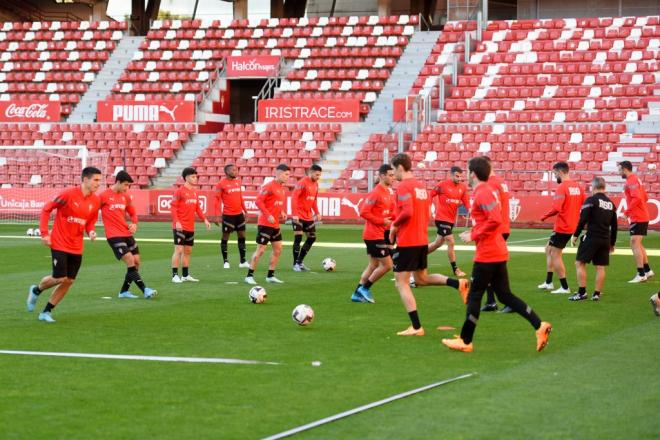 Entrenamiento del Sporting en El Molinón (Foto: RSG).