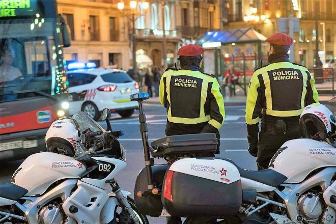 La Policía Municipal vigilará el Bilbao Night Marathon 2022.