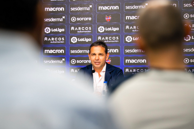 Calleja, entrenador del Levante UD.