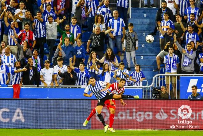 Cote con Luis Rioja en el Alavés-Sporting (Foto: LaLiga)