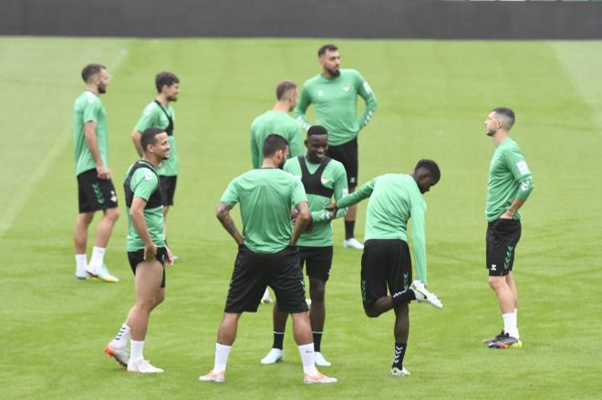 Los brasileños, en el entrenamiento (Foto: Kiko Hurtado)