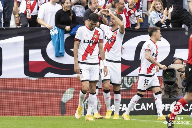 Florian Lejeune celebra su gol en el Rayo-Cádiz (Foto: LaLiga).