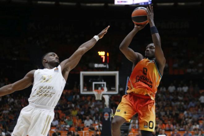 Valencia Basket termina su primer maratón de partidos en la cancha del Monbus Obradoiro