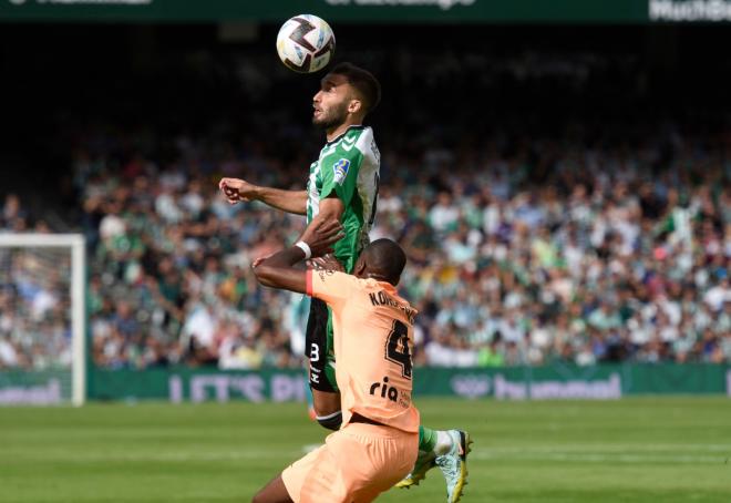 Germán Pezzella, ante el Atlético (Foto: Kiko Hurtado)