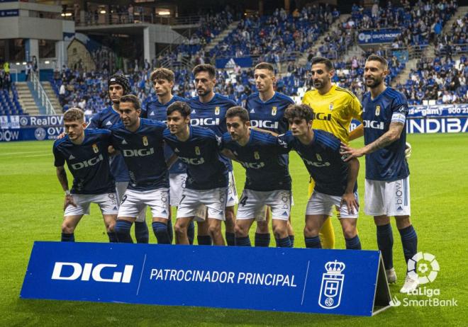 Once del Real Oviedo ante el Málaga (Foto: LaLiga)