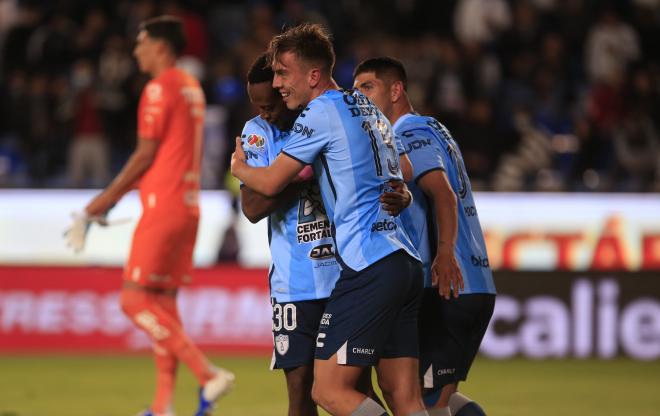 Paulino celebra su gol con Pachuca ante Rayados (Foto: EFE).