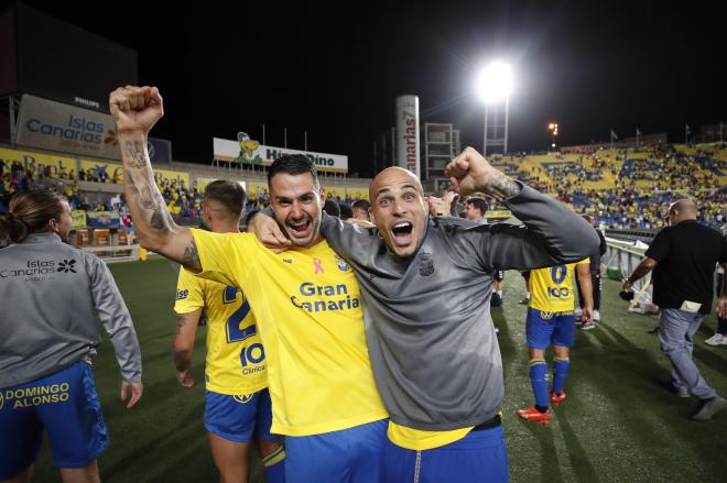 Vitolo y Sandro celebran un triunfo de la UD Las Palmas (Foto: UDLP).
