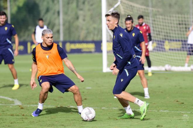 Alejo, en el entrenamiento de este martes (Foto: Cádiz CF).