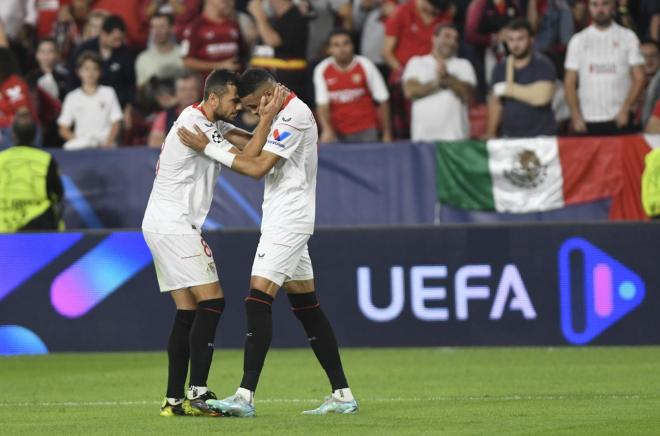 Jordán y En Nesyri, celebrando el gol (Foto: Kiko Hurtado).