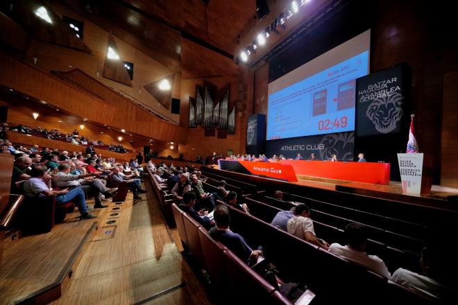 Un plano amplio de la Asamblea General del Euskalduna, en la que salió el asunto de la Filosofía (Foto: Athletic Club).