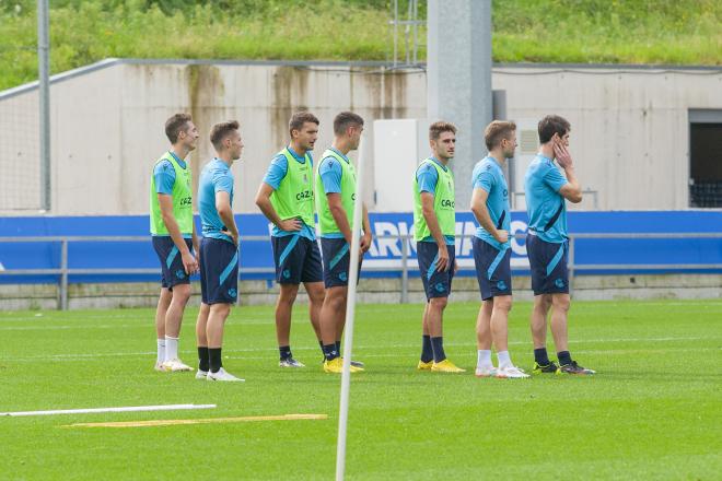 Imanol Alguacil ha convocado a 25 jugadores de la Real Sociedad para el partido ante el Omonia (Foto: Giovanni Batista).