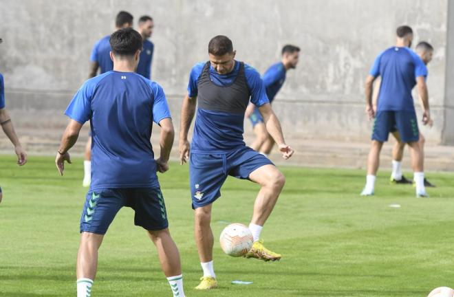 Joaquín Sánchez en el último entrenamiento del Betis (foto: Kiko Hurtado).