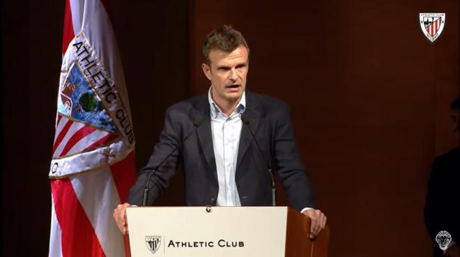 El presidente Jon Uriarte se dirige a la Asamblea General (Foto: Athletic Club).