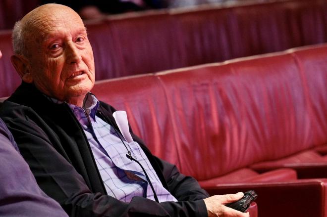 Juan Antonio Virumbrales, el Socio número 1 del Athletic Club, en una asamblea (Foto: ElDesmarque).