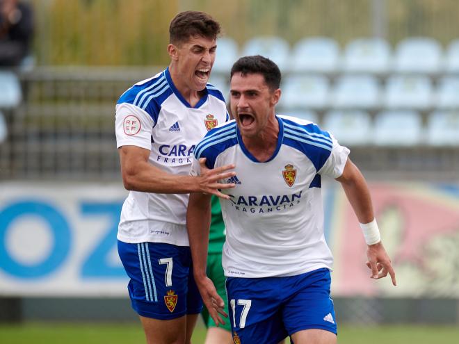 Guillem Naranjo celebra un gol con el Deportivo Aragón (Foto: Tino Gil/RZ).