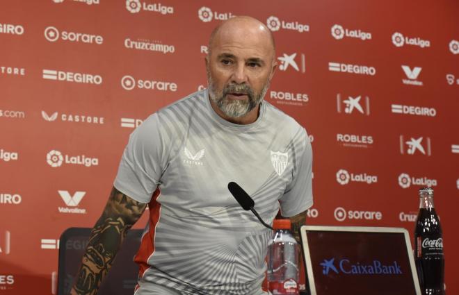Sampaoli, entrenador del Sevilla, en sala de prensa (Foto: Kiko Hurtado).