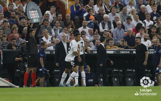 Cavani, sustituido por lesión ante el Barça (Foto: LaLiga)