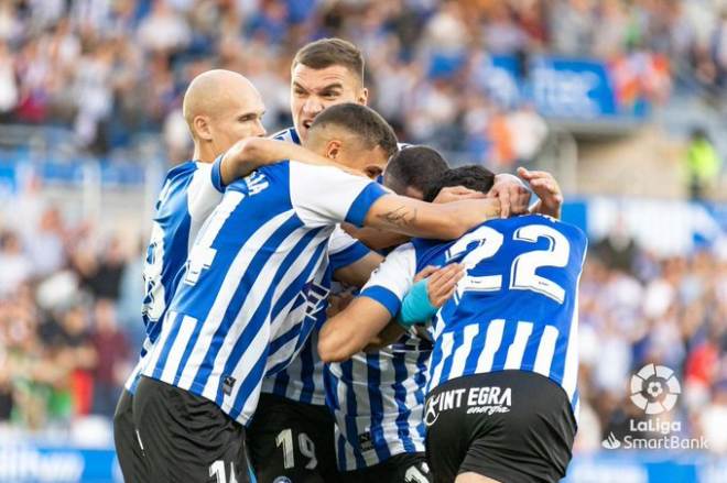 Celebración del Alavés ante el Sporting (Foto: LaLiga).