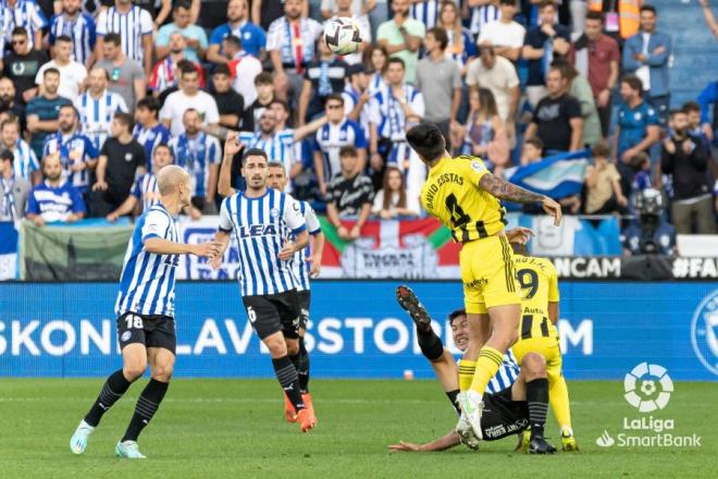 Lance del Alavés-Oviedo (Foto: LaLiga)