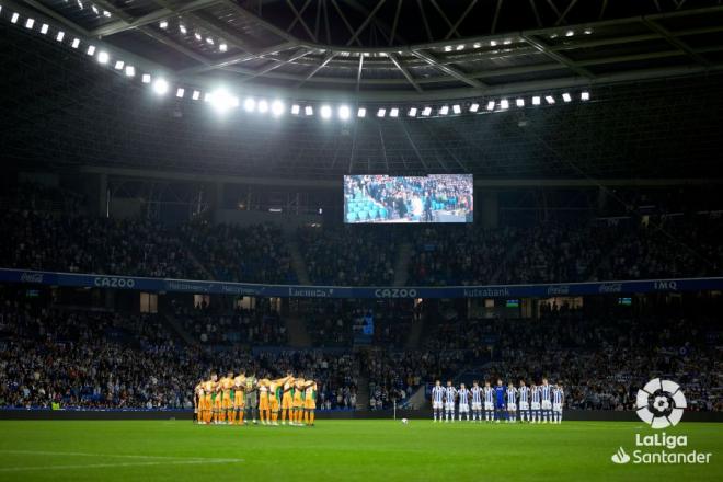 Minuto de silencio en el Real Sociedad-Betis del Reale Arena (Foto: LaLiga).