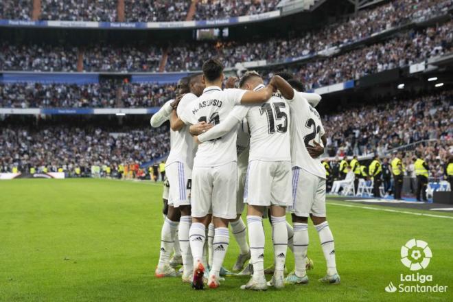 Los jugadores del Real Madrid celebran el gol de Vinícius al Girona (Foto: LaLiga).