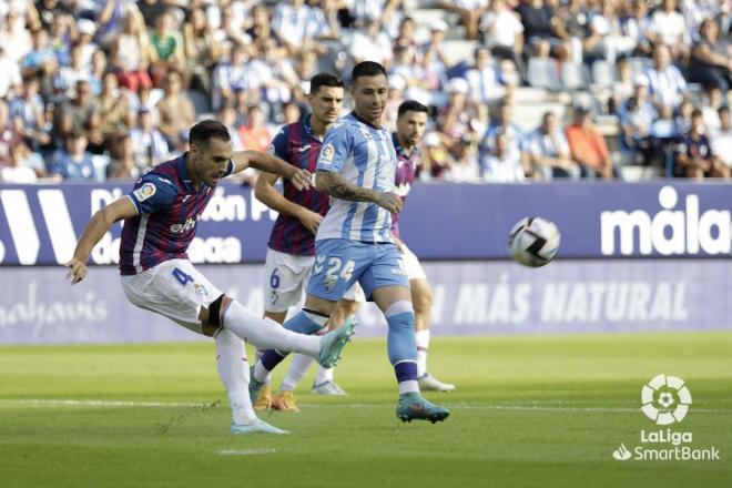 Rubén Castro, en el Málaga-Eibar (Foto: LaLiga).