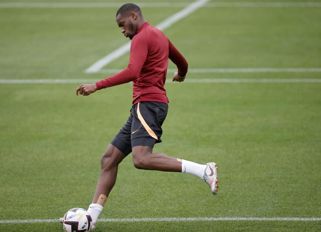 Geoffrey Kondogbia, en una sesión del Atlético de Madrid (Foto: ATM).