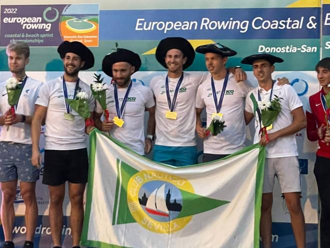Cinco de los remeros del Club Naútico que obtuvieron medalla en los campeonatos europeos de europa