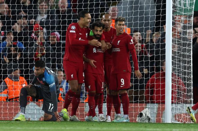 Los jugadores del Liverpool celebran uno de los goles ante el Nápoles (FOTO: Cordón Pres).