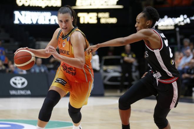 Cuarto partido seguido en la Fonteta para recibir a un complicado ZVVZ USK Praha