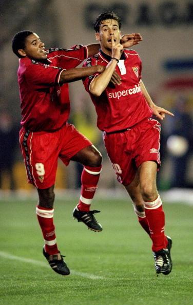 Vassilis Tsartas celebrando su gol en Heliópolis.