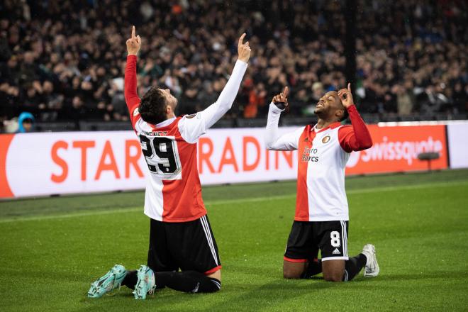 Los jugadores del Feyenoord celebran un gol a la Lazio (Foto: EFE).