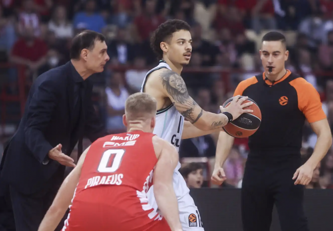 El Valencia Basket da el gran golpe en El Pireo