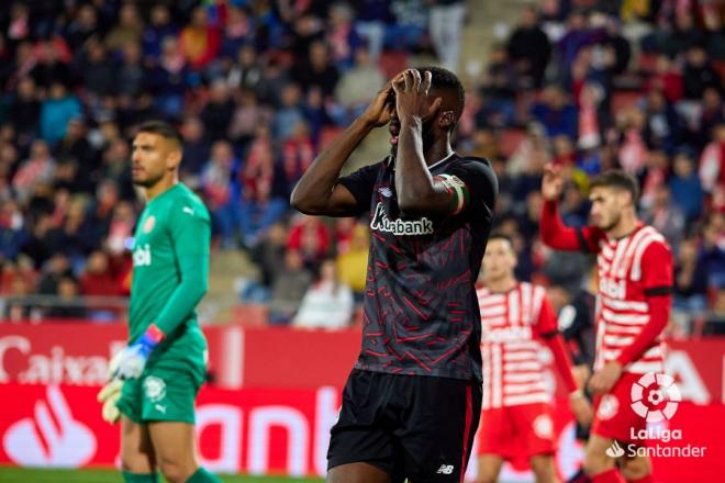 Iñaki Williams se lamenta de una ocasión ante el Girona en Montilivi (Foto: LaLiga).